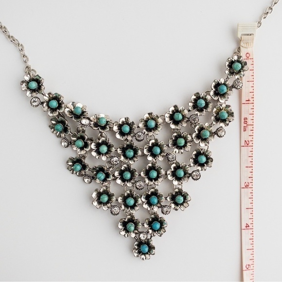 Green Dyed Howlite Stone Pendant Bib Necklace Floral Ornate Design Silver Tone - Picture 13 of 13